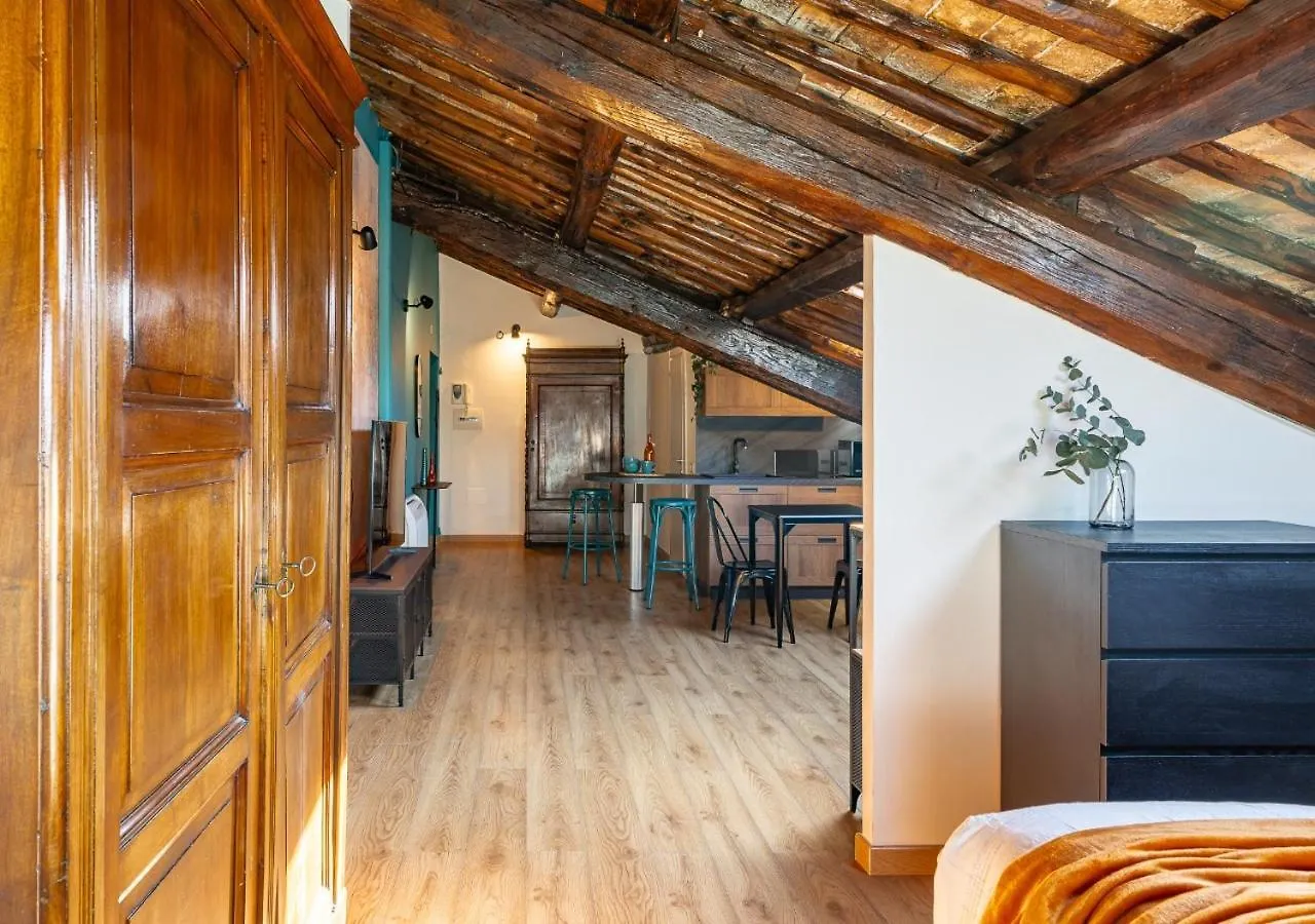 Roma 20Min-Elegante Loft Storico Grottaferrata Apartment