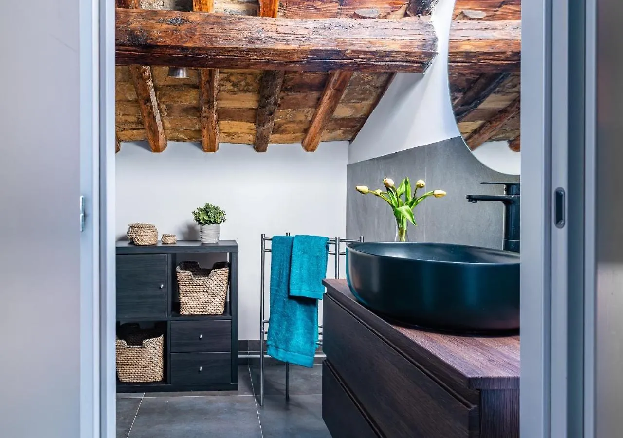 Roma 20Min-Elegante Loft Storico Grottaferrata Apartment 0*,